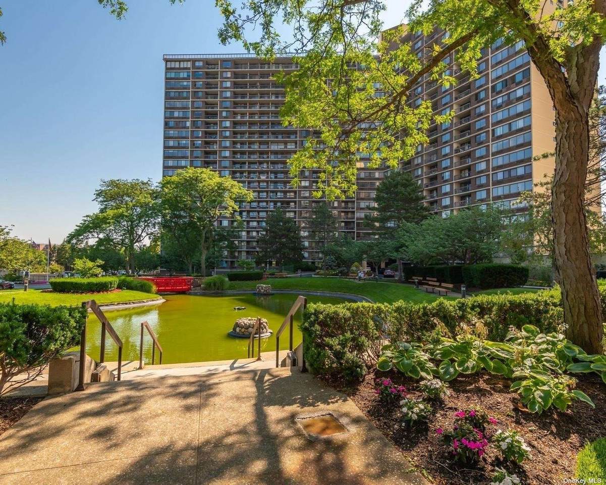 2 Bay Club Drive - Photo 1