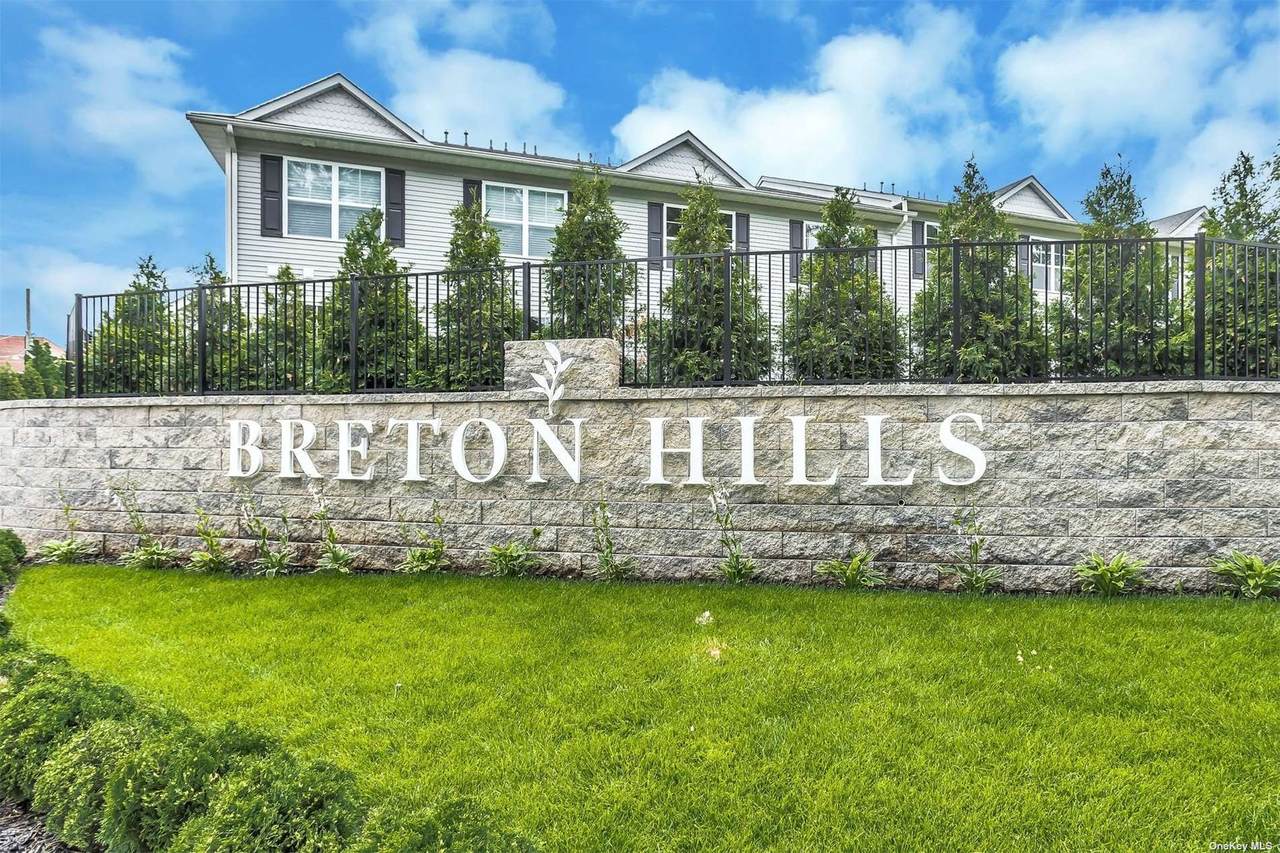 402 Breton Way - Photo 1
