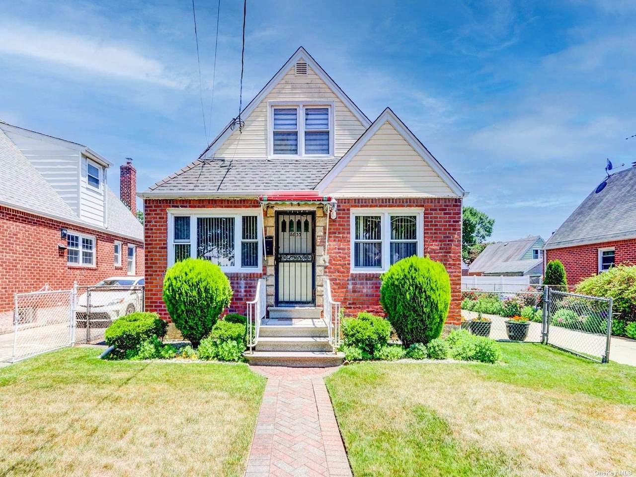86-33 Winchester Boulevard - Photo 1