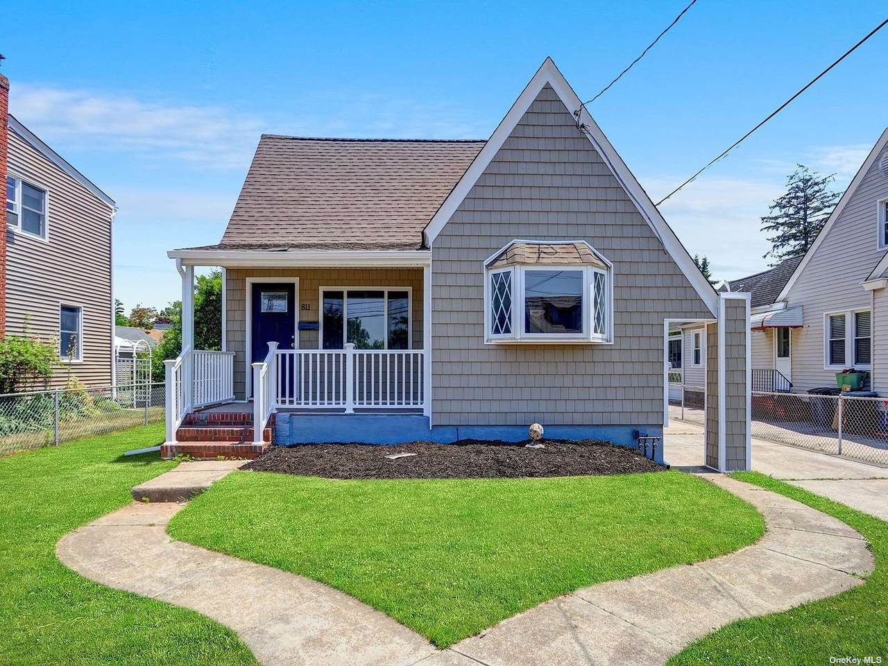 811 Pine Place - Photo 1