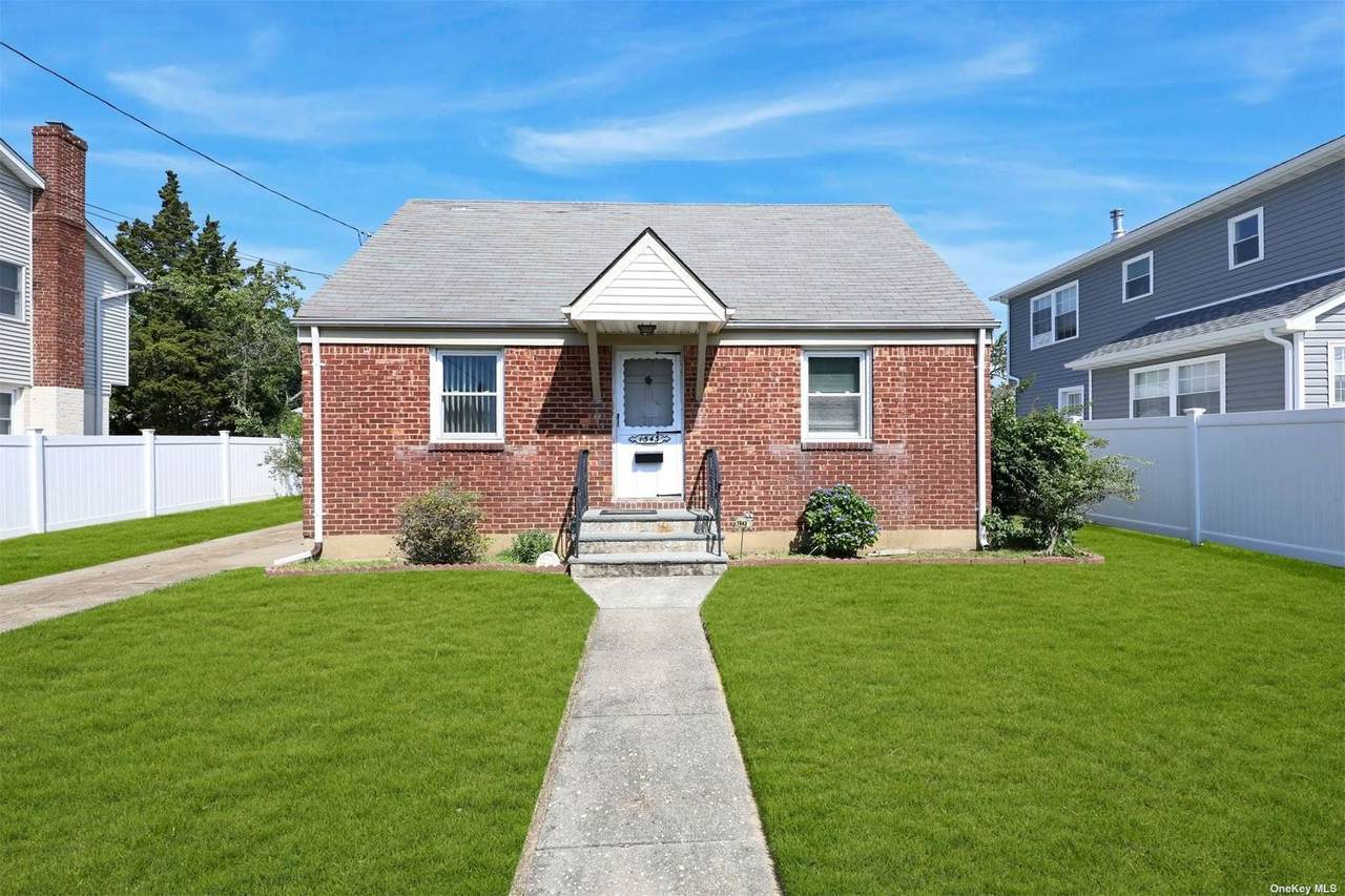 1543 Sidney Place - Photo 1