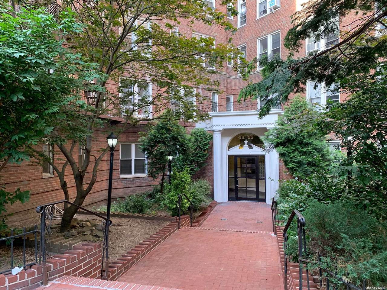 42-15 81 St - Photo 1