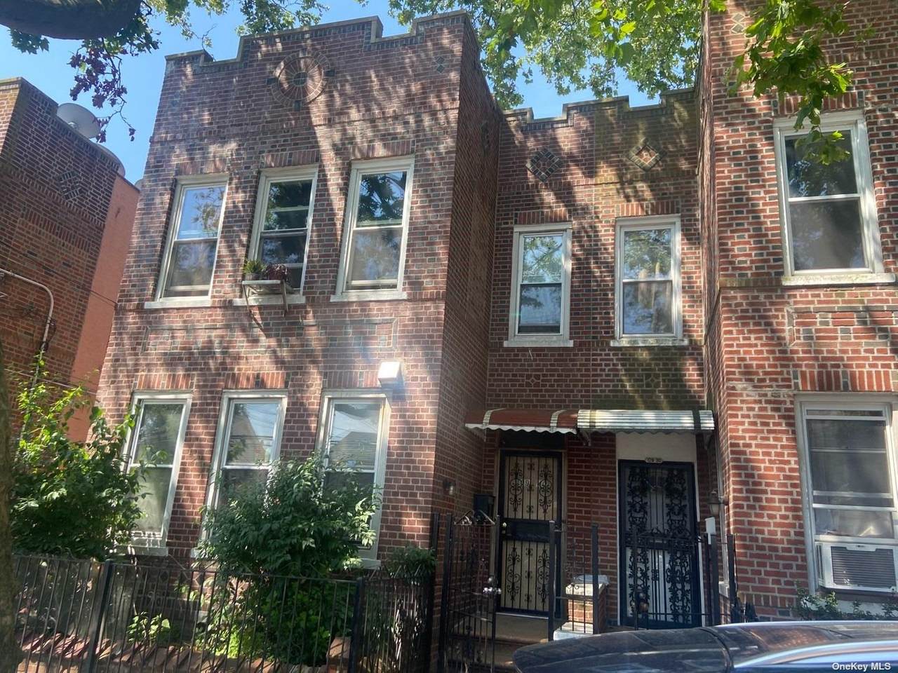 109-40 120 Street - Photo 1