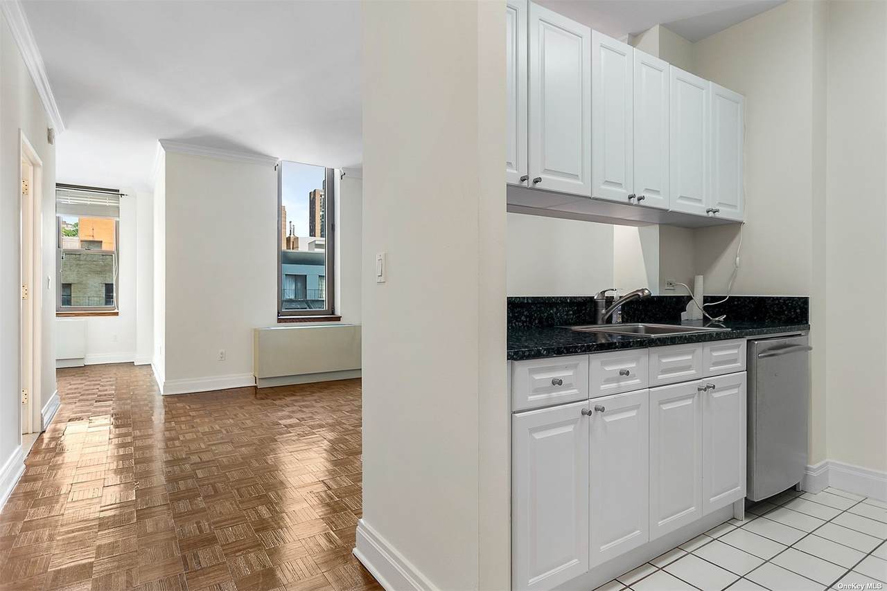 400 90th Street - Photo 1