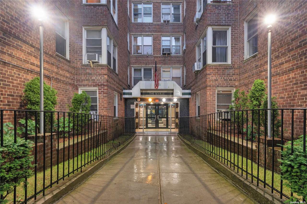 3203 Nostrand - Photo 1