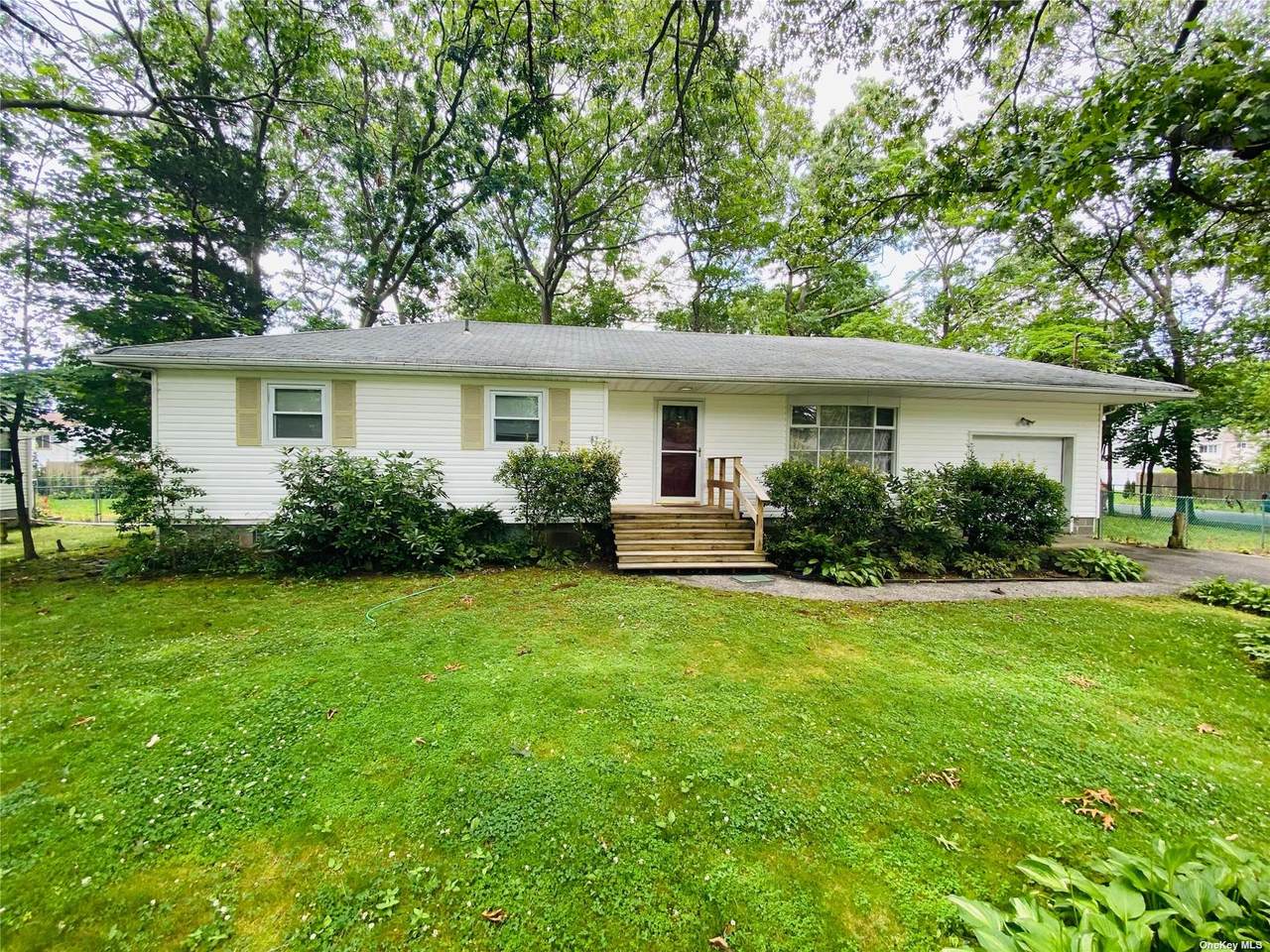 108 Moriches Avenue - Photo 1