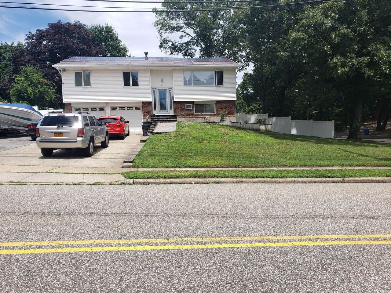 17 Gloucester Drive - Photo 1