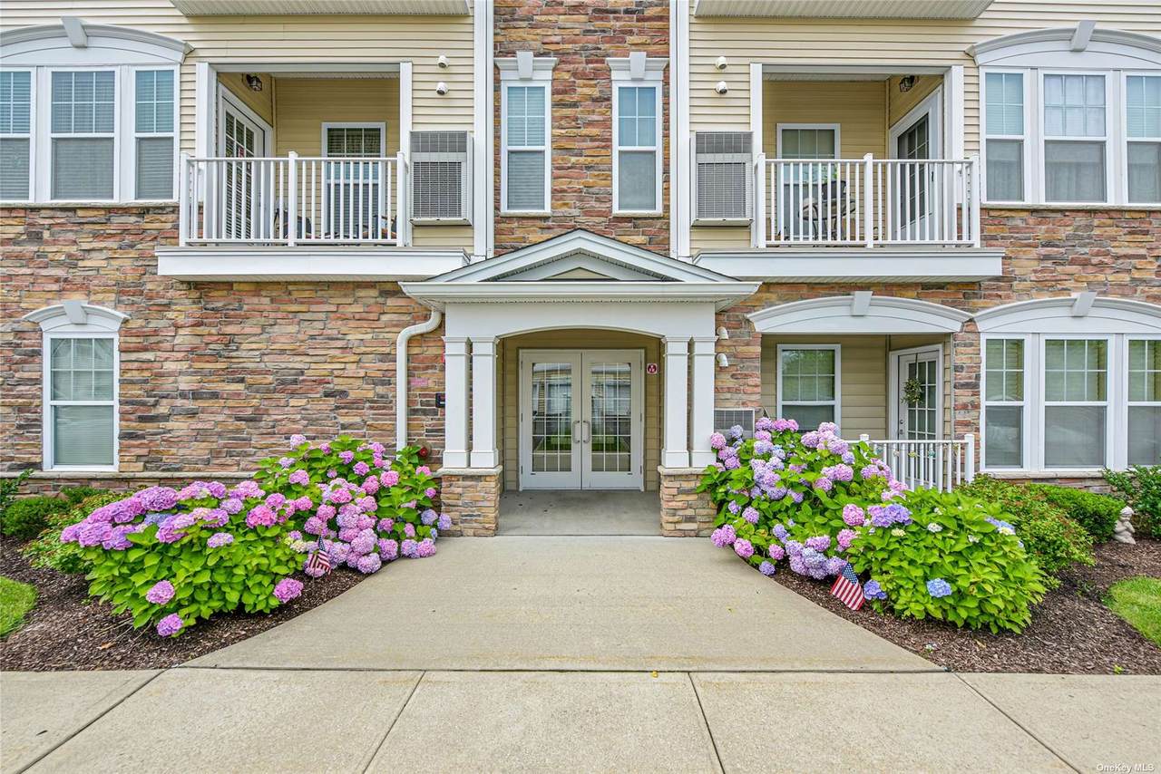 442 Saxton Court - Photo 1
