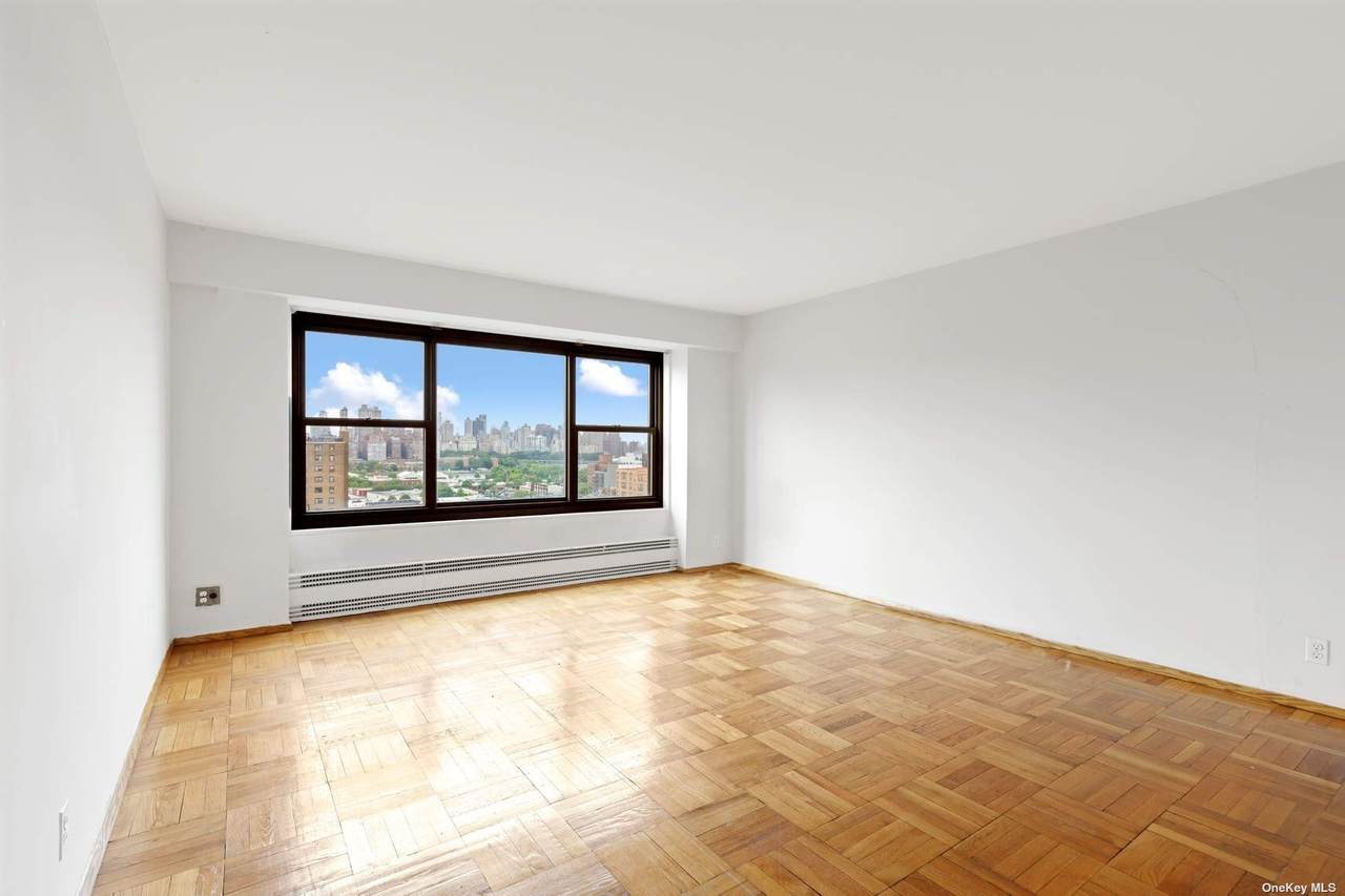 21-20 33rd Road - Photo 1