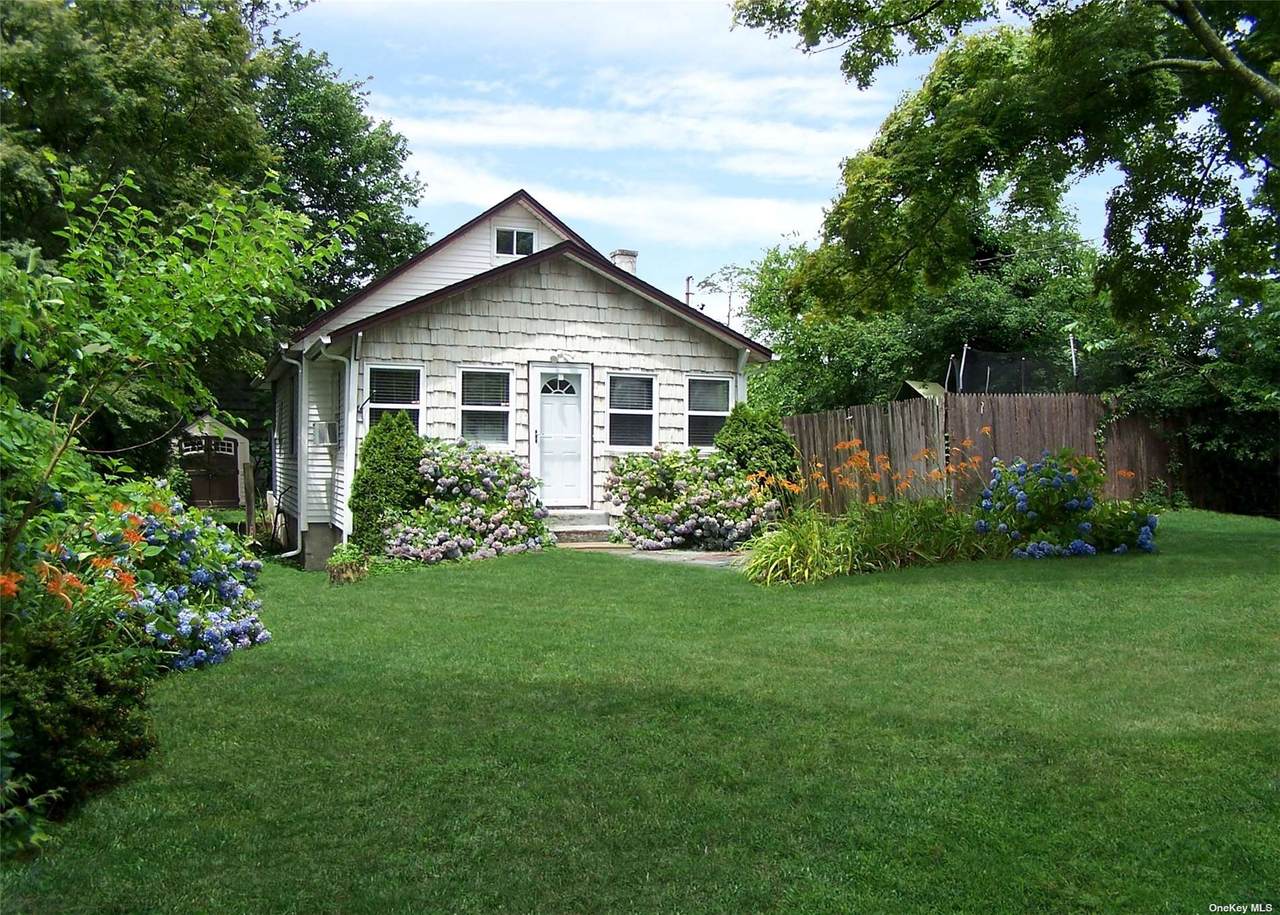 12 Islip Drive - Photo 1