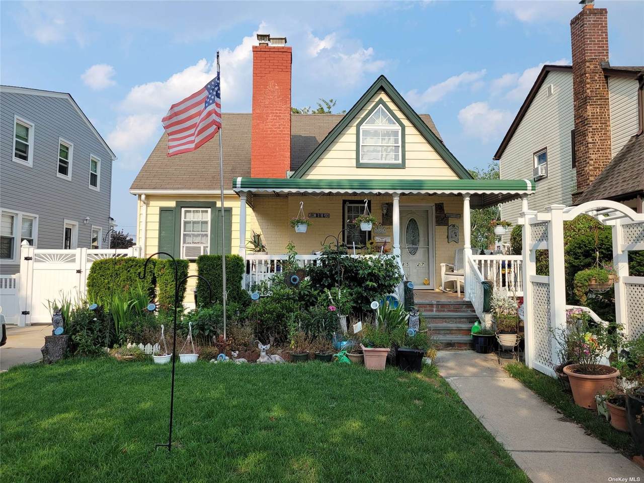 85-27 252nd Street - Photo 1