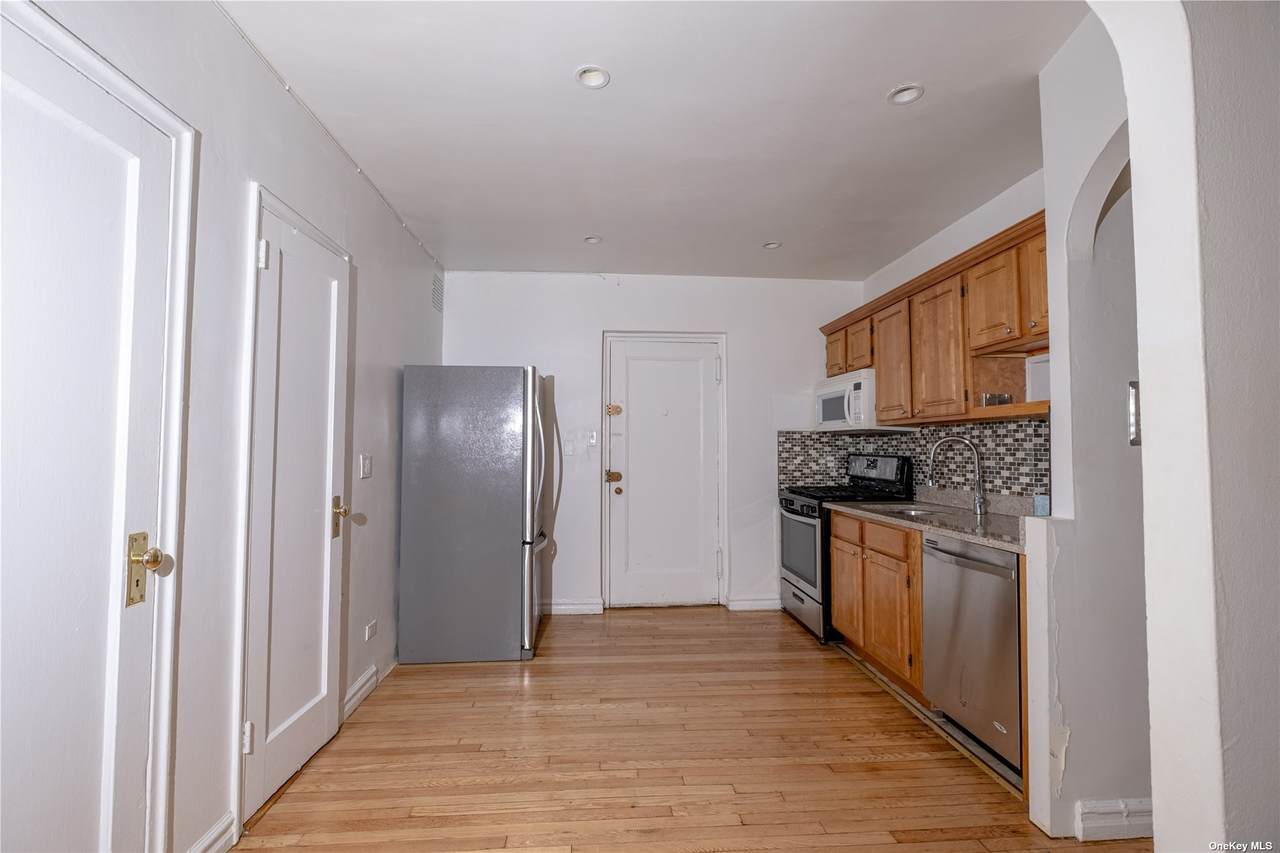 41-30 46 Street - Photo 1