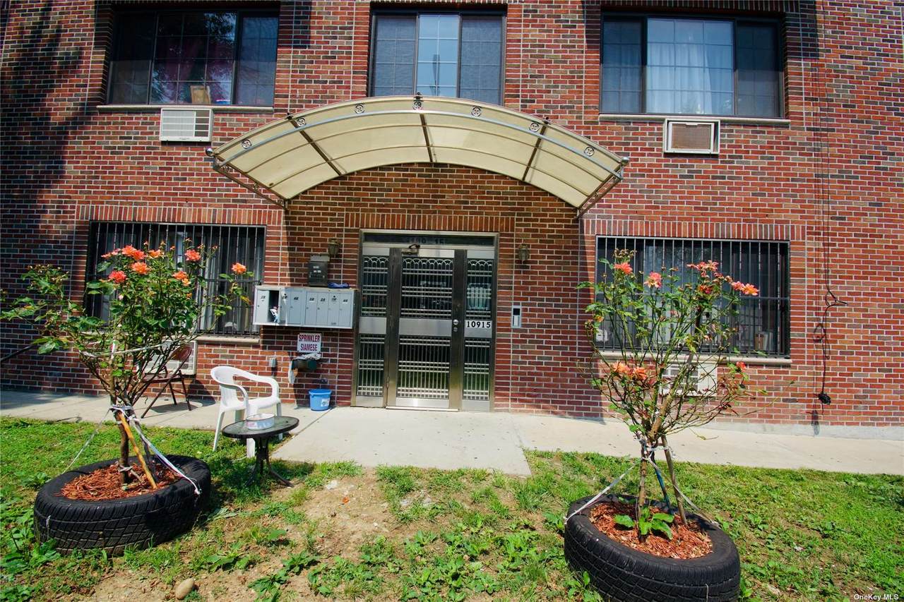 109-15 Westside Avenue - Photo 1