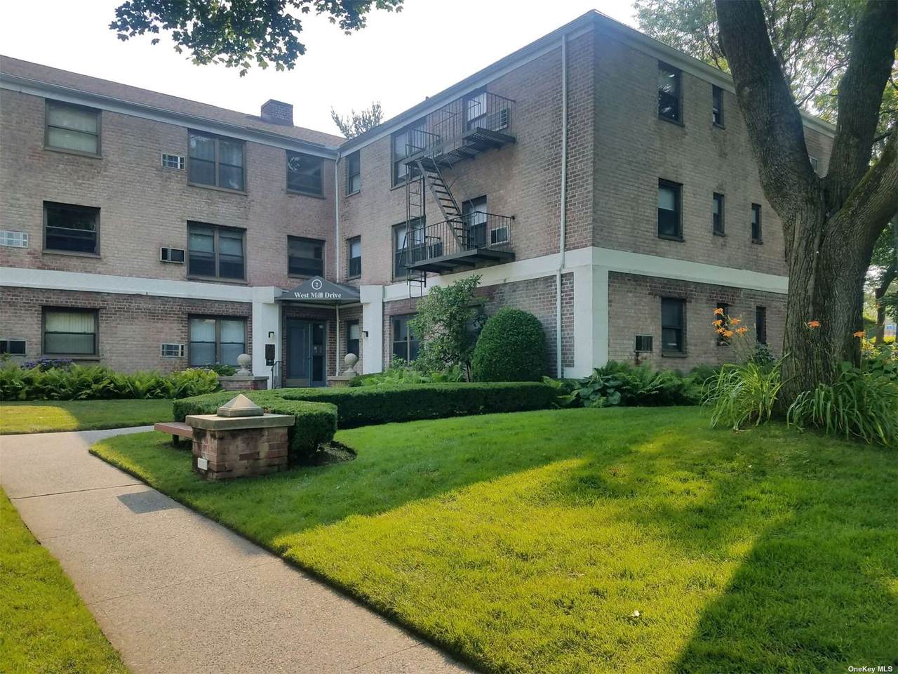 2 West Mill Drive - Photo 1