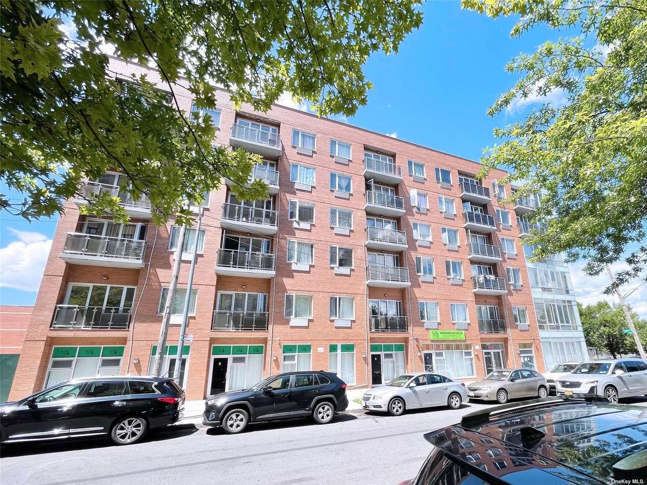 136-21 Latimer Place - Photo 1