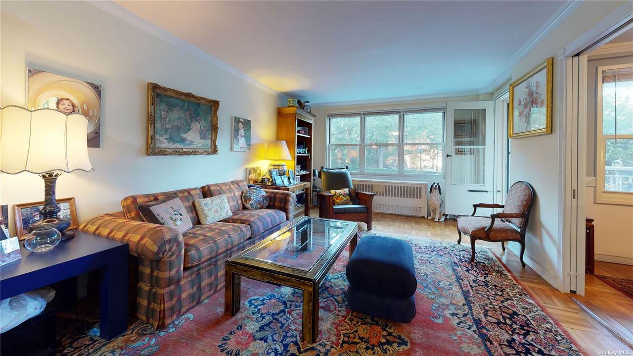 3935 Blackstone Ave - Photo 1