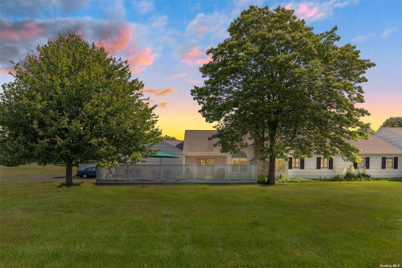 142 Saint Andrews Circle - Photo 1