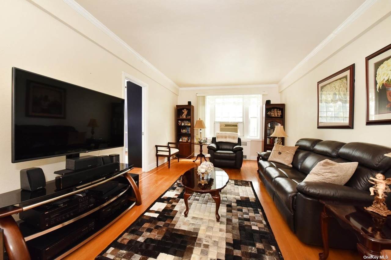 175-06 Devonshire Road - Photo 1