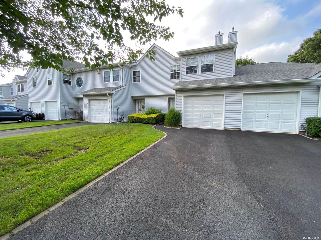 908 Sara Circle - Photo 1