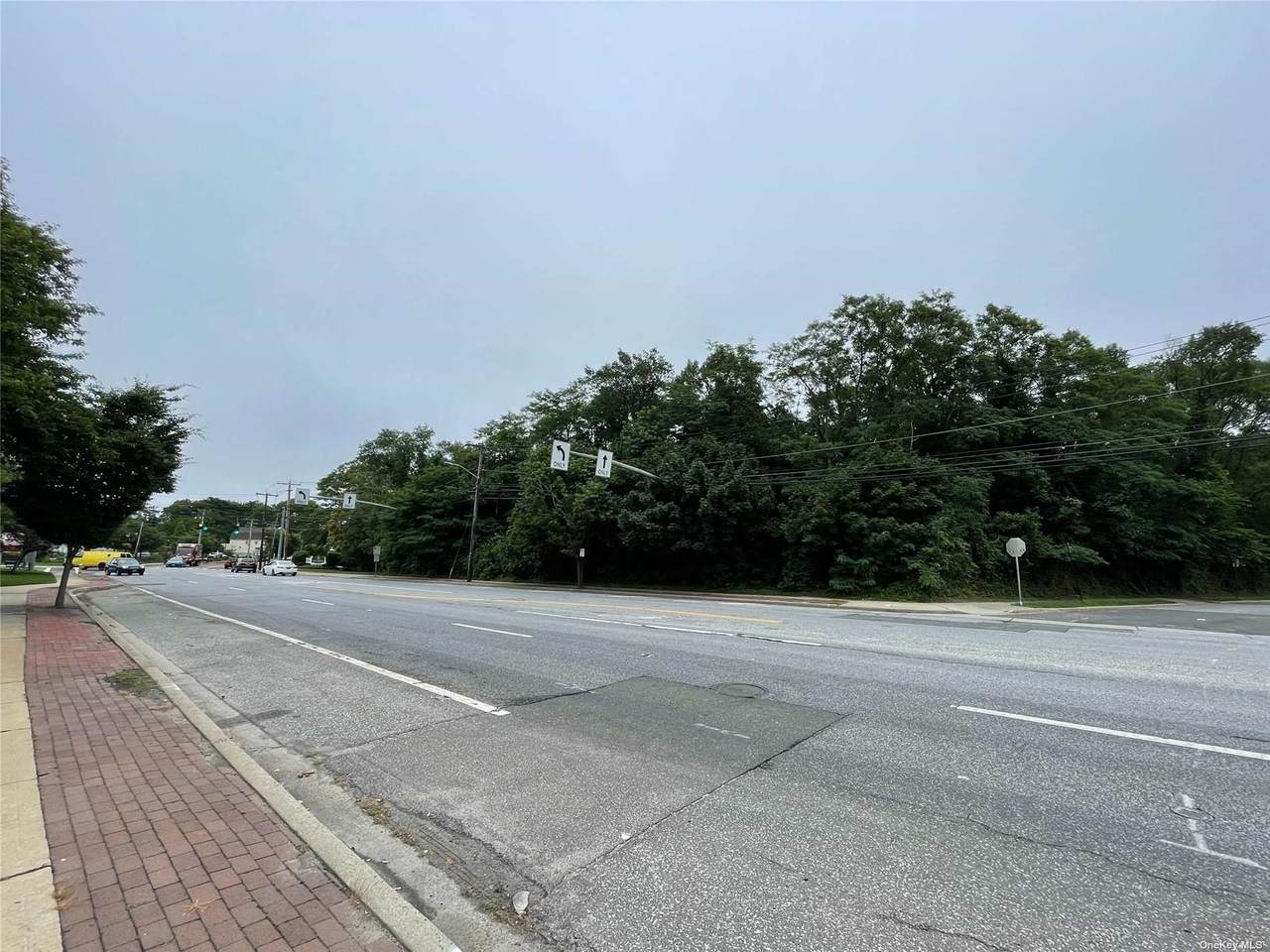 5850 Merrick Road - Photo 1