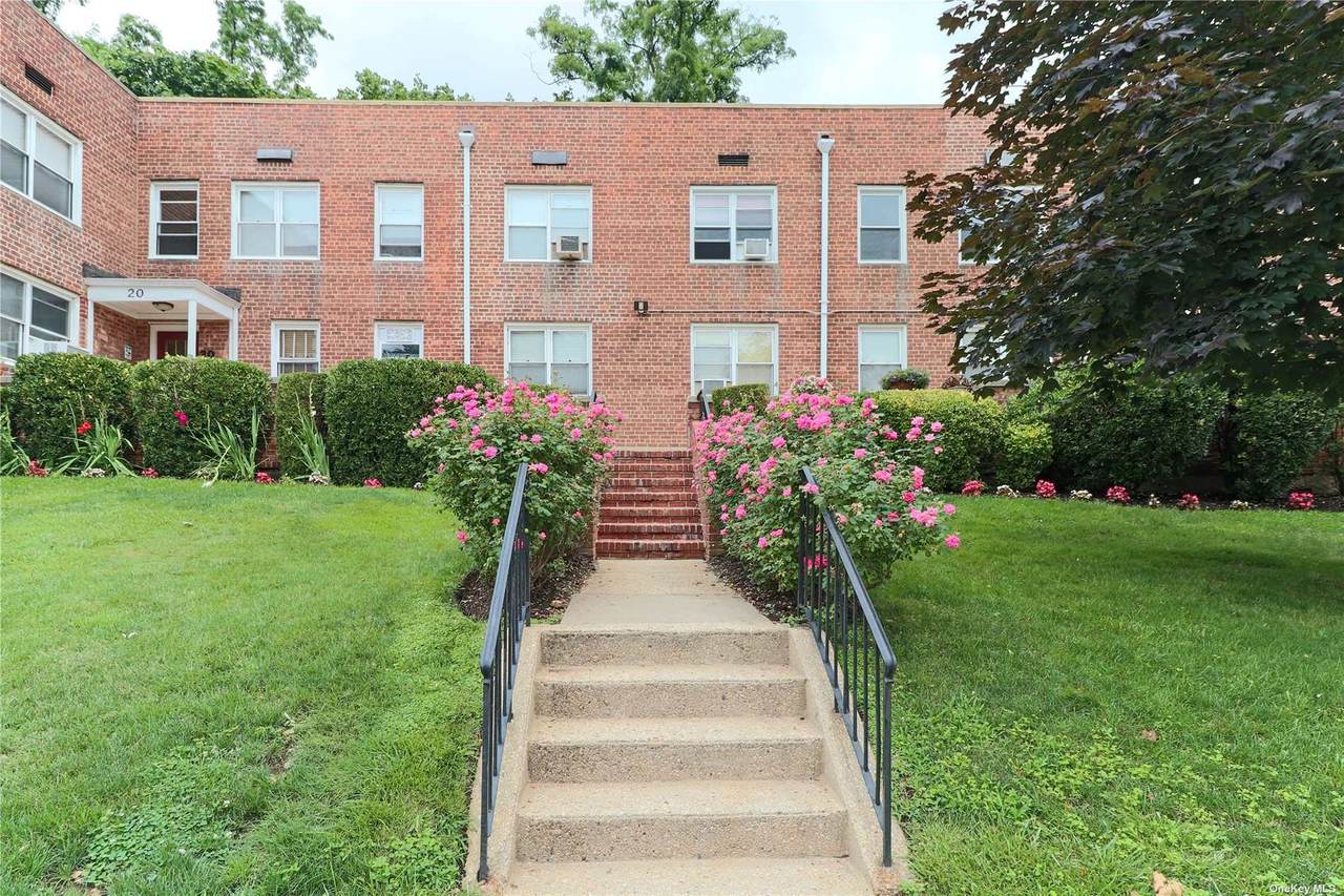 22 Edwards Street - Photo 1