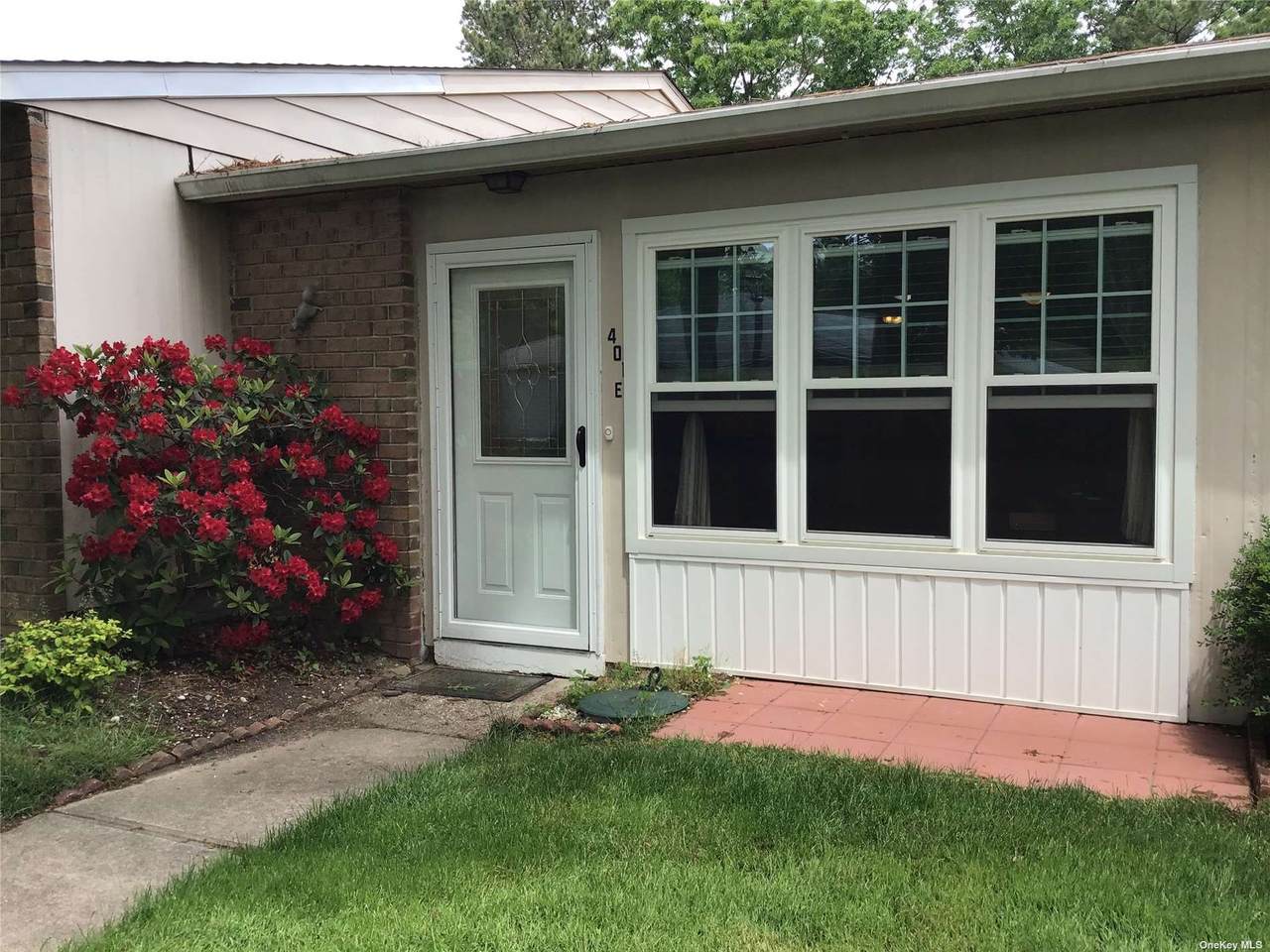 401 Woodbridge - Photo 1