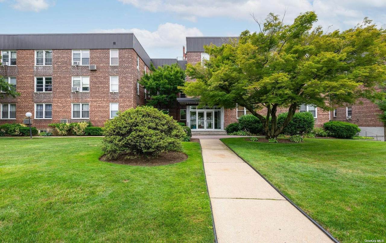 530 Dubois Avenue - Photo 1