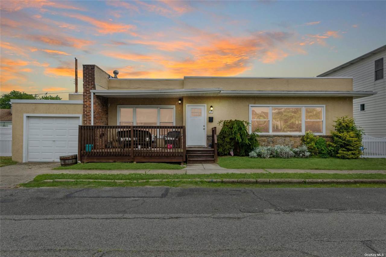 32 Clark Street - Photo 1