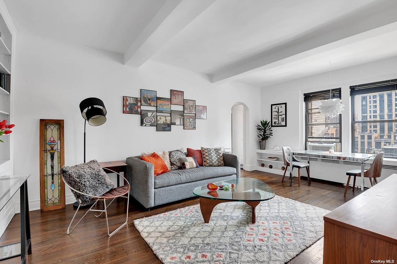319 50th Street - Photo 1