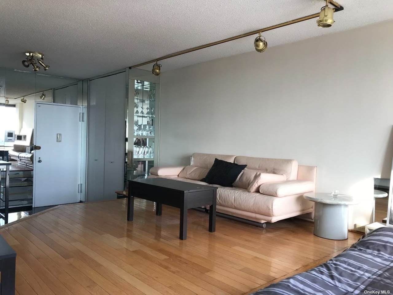 2 Bay Club Drive - Photo 1