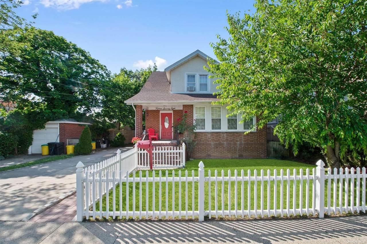 1578 Hewlett Avenue - Photo 1