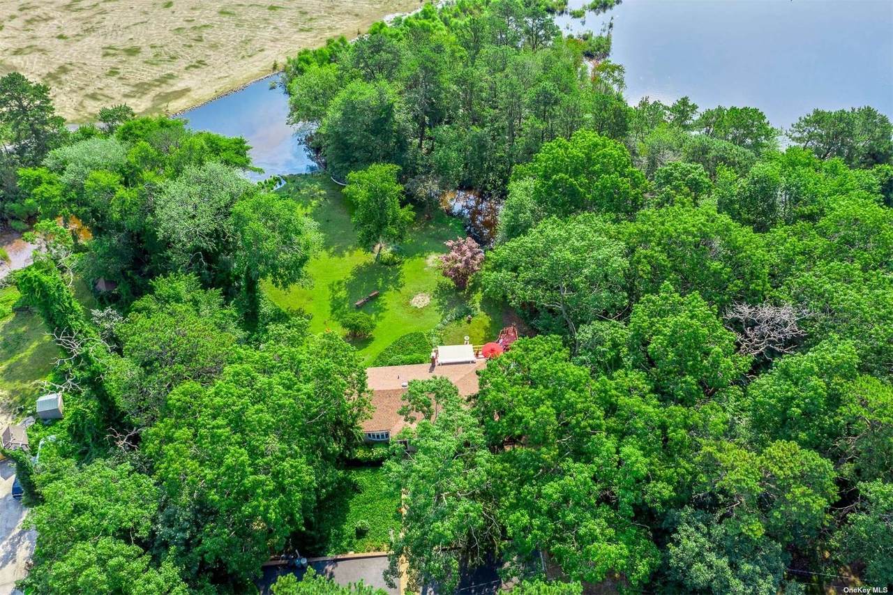 27 Lakeview Drive - Photo 1