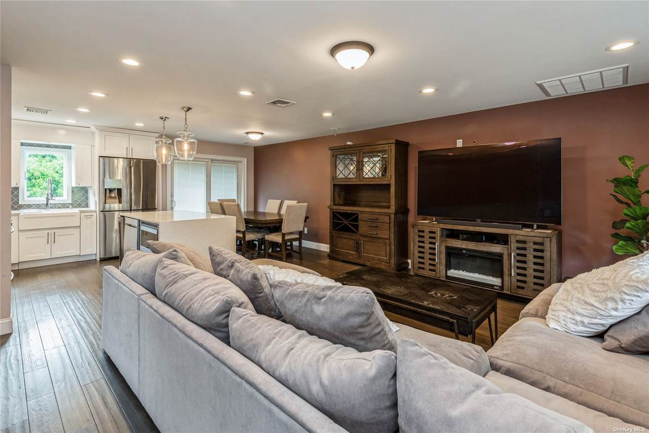 192 Ontario Avenue - Photo 1