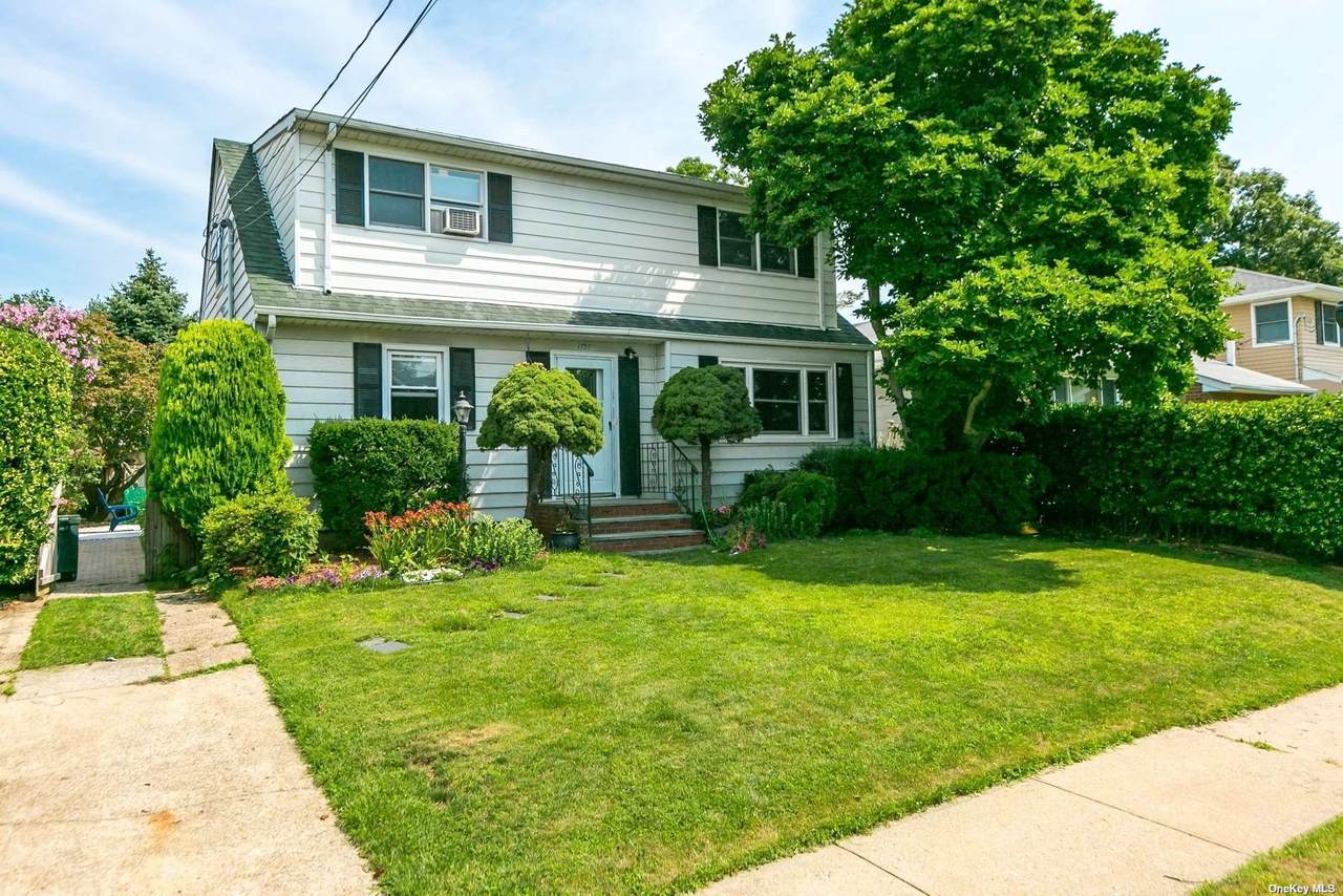 1737 Warren Place - Photo 1