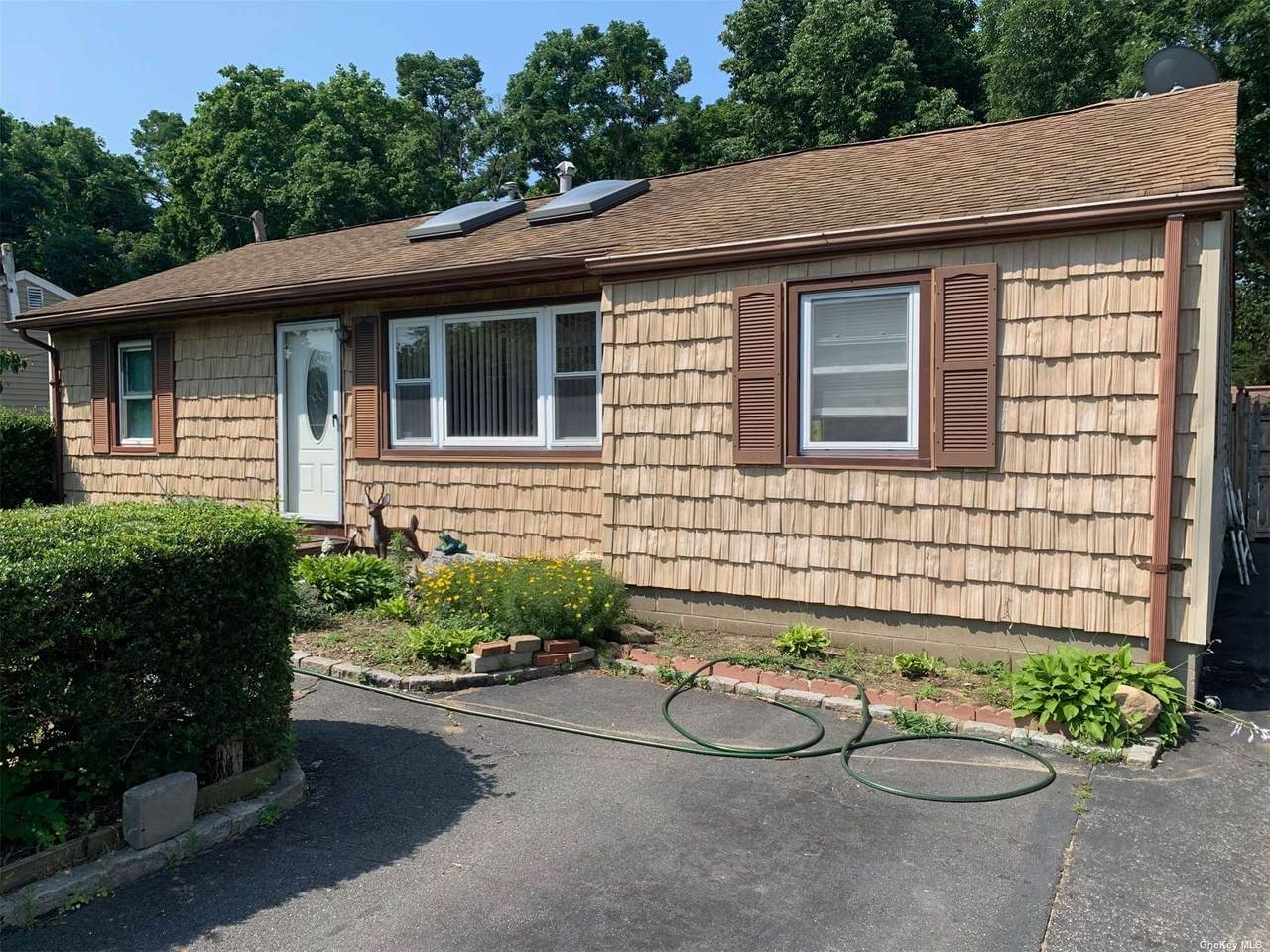 17 Doris Avenue - Photo 1