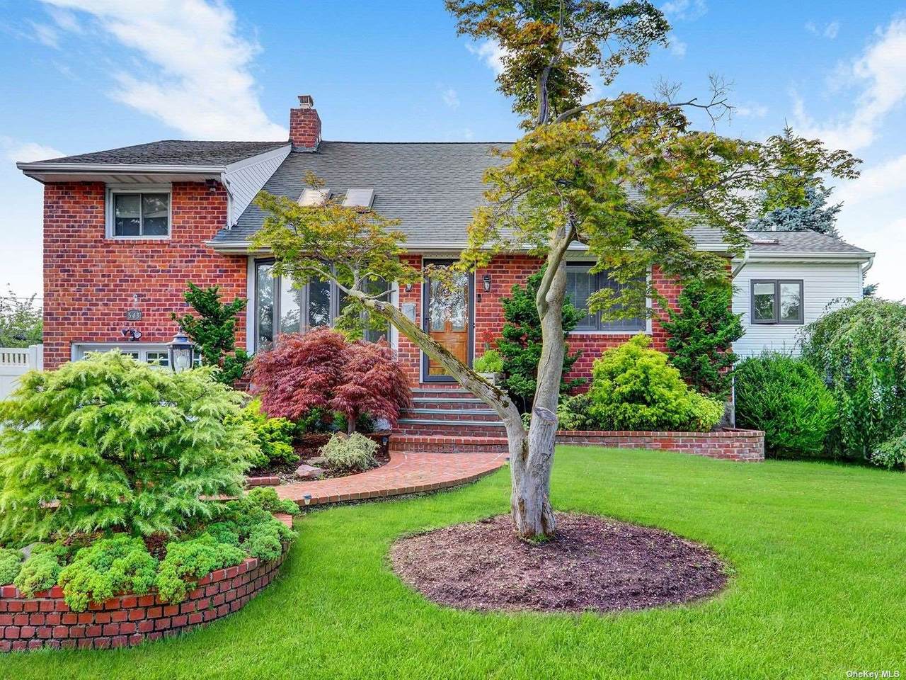 543 Suffolk Avenue - Photo 1