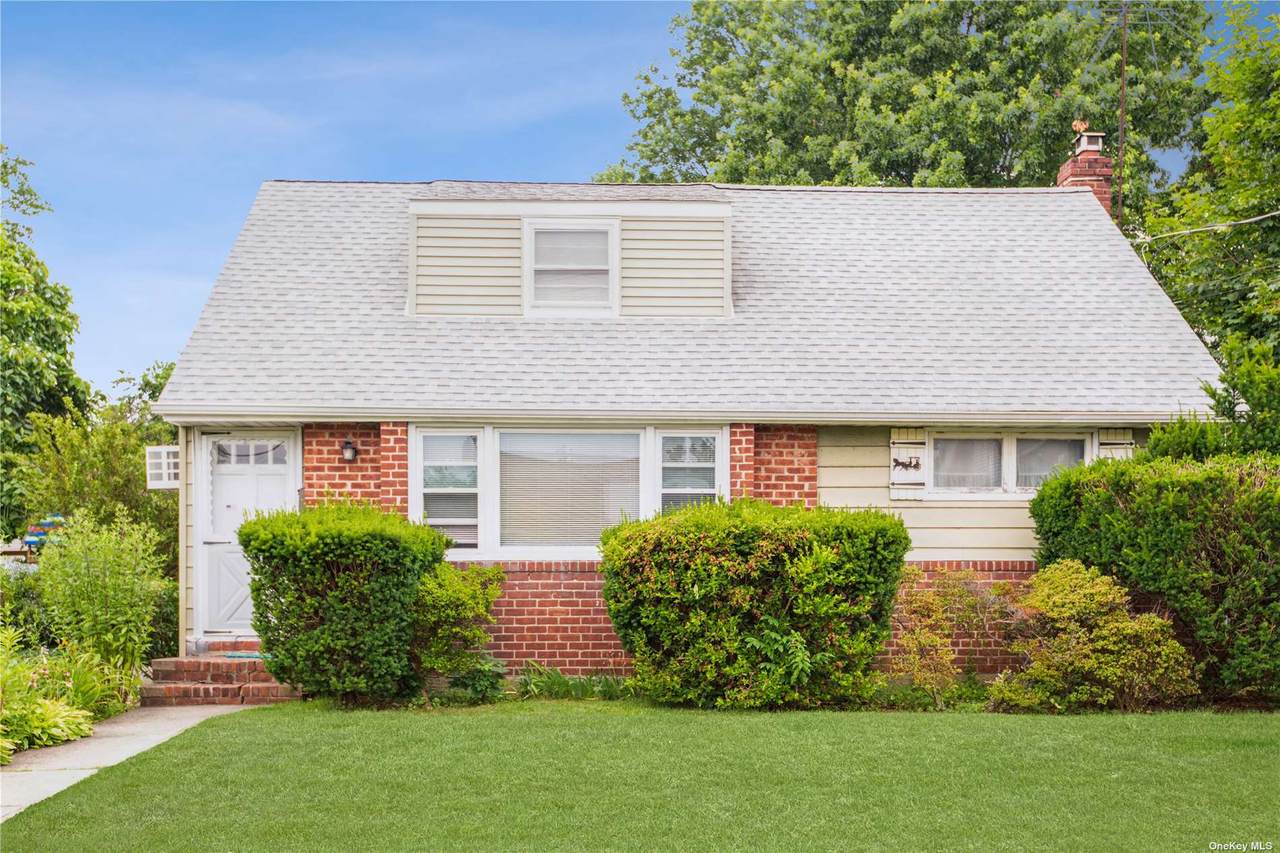 882 Winthrop Drive - Photo 1