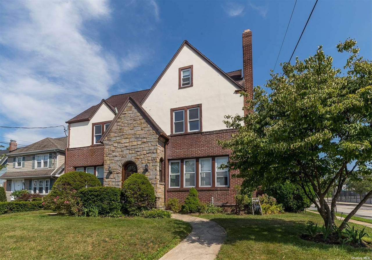 49 Hempstead Avenue - Photo 1