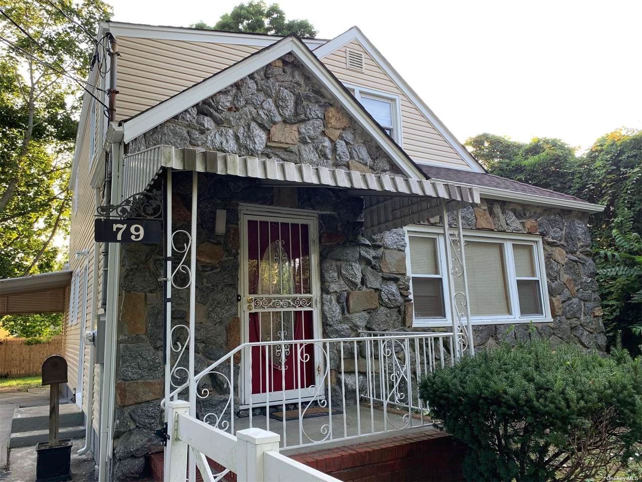 79 Lakeview Avenue - Photo 1