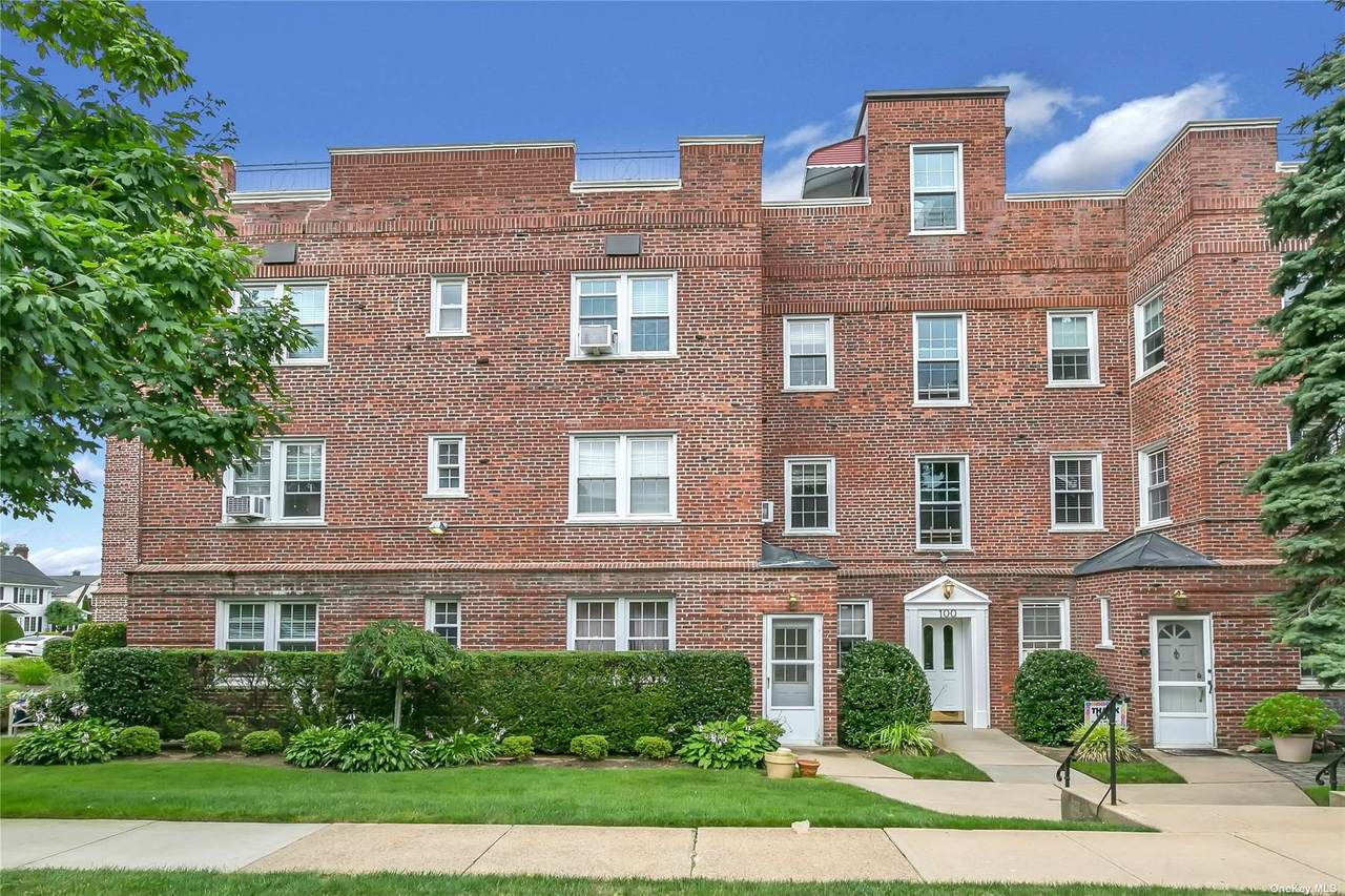100 Village Avenue - Photo 1