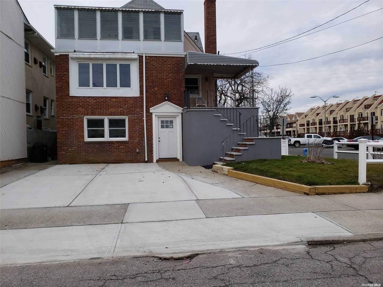 61 Roosevelt Boulevard - Photo 1