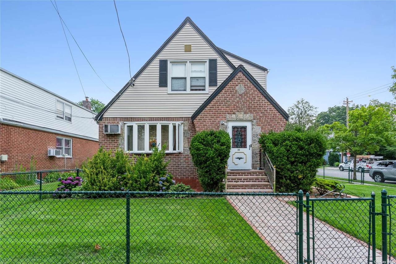 33 Hawthorne Avenue - Photo 1