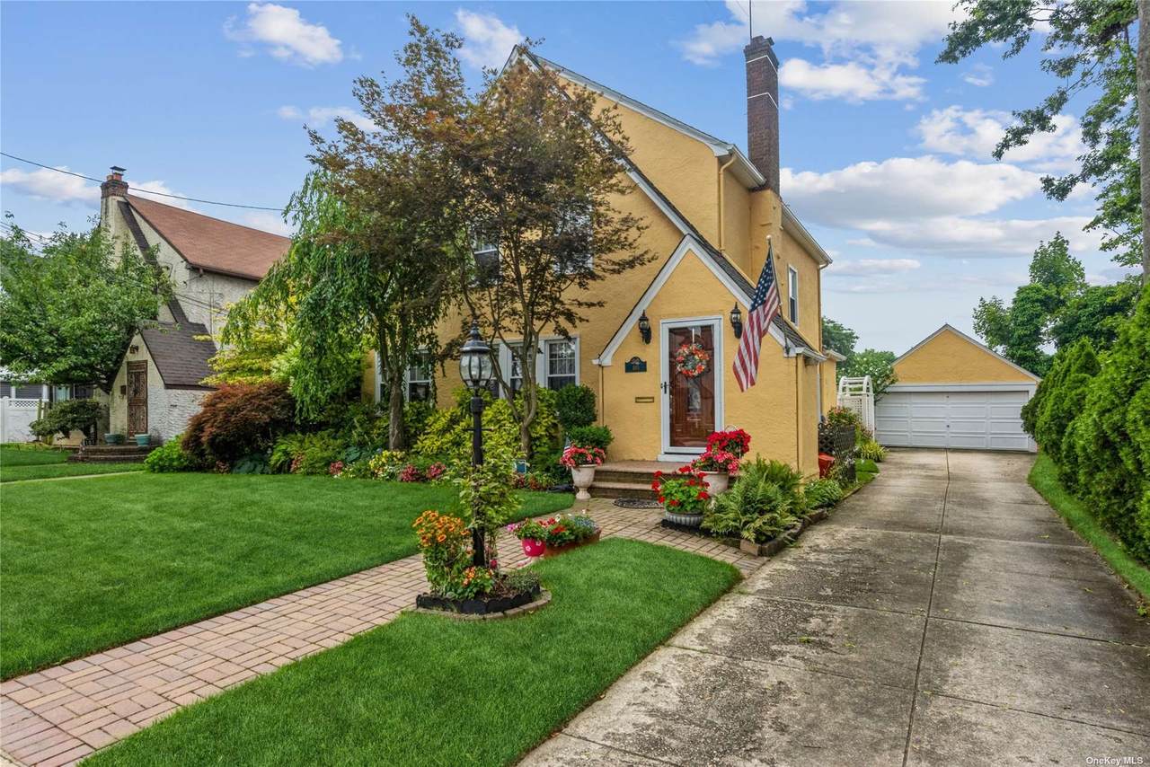 105 Argyle Road - Photo 1