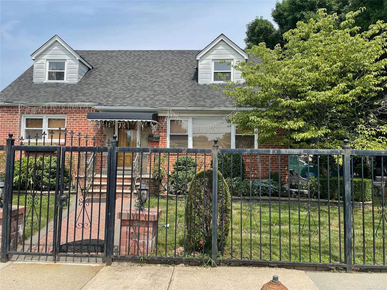 242-15 Hillside Avenue - Photo 1