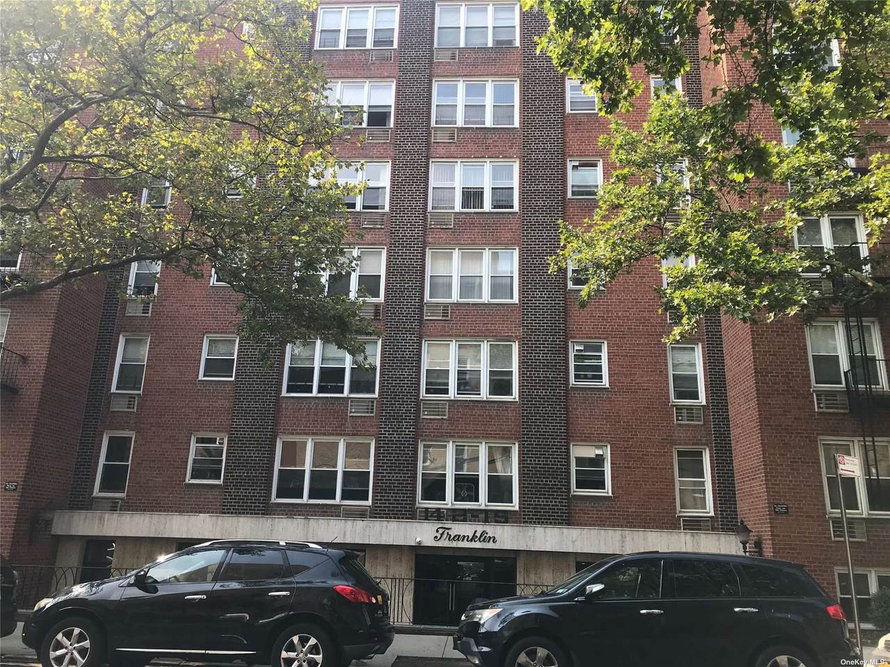 142-15 Franklin Ave - Photo 1