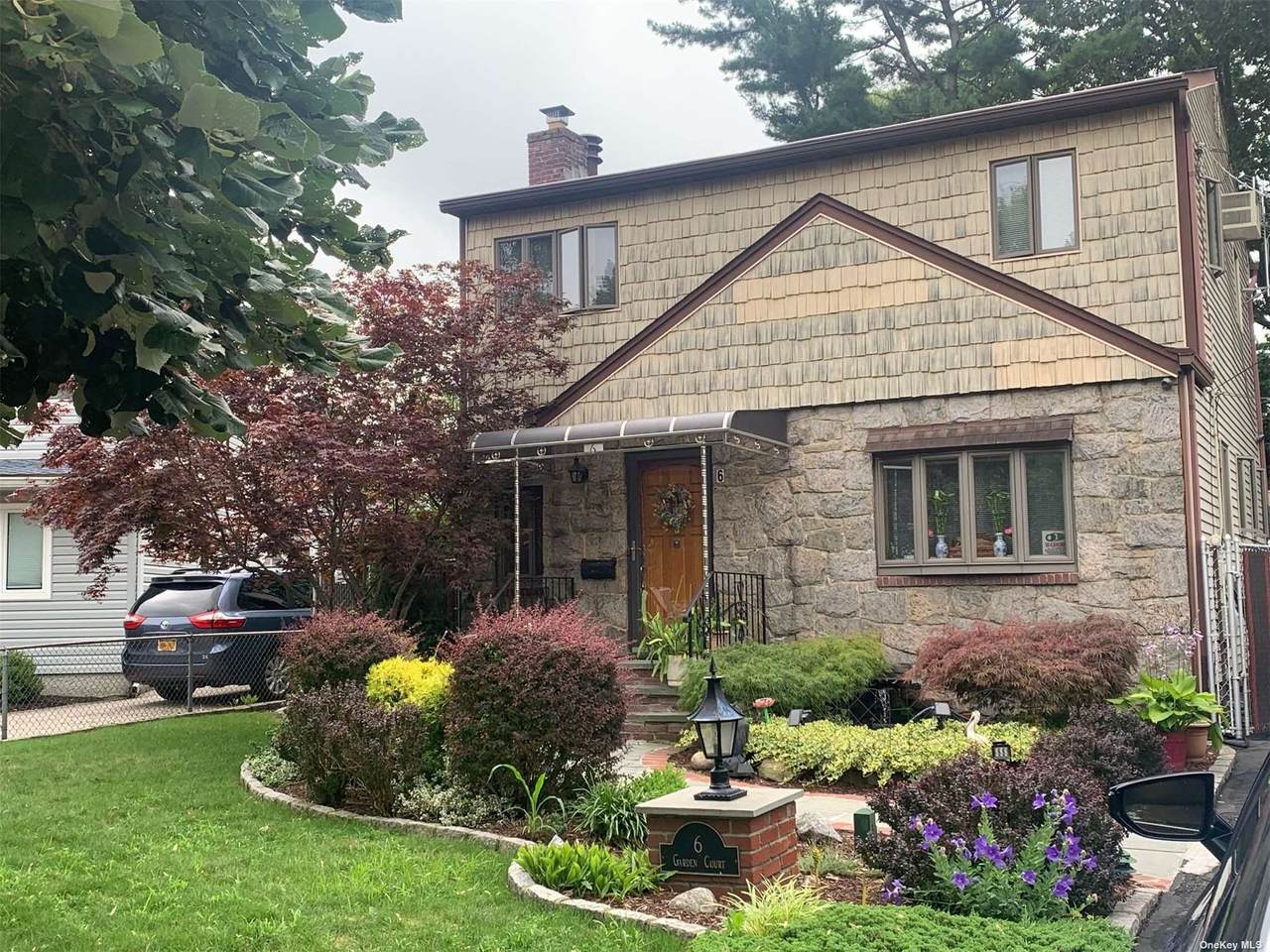 6 Garden Ct - Photo 1