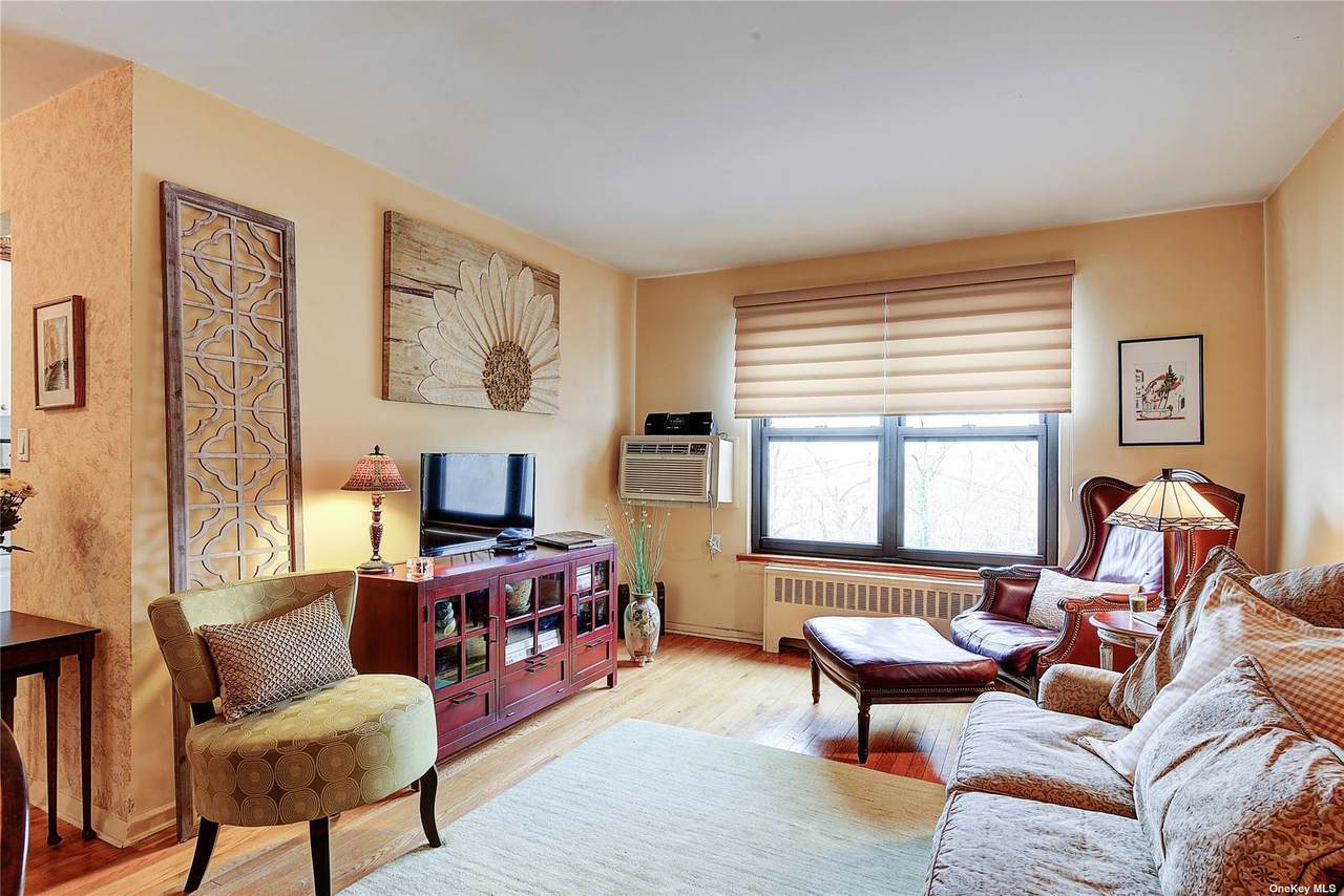 8 Terrace Circle - Photo 1