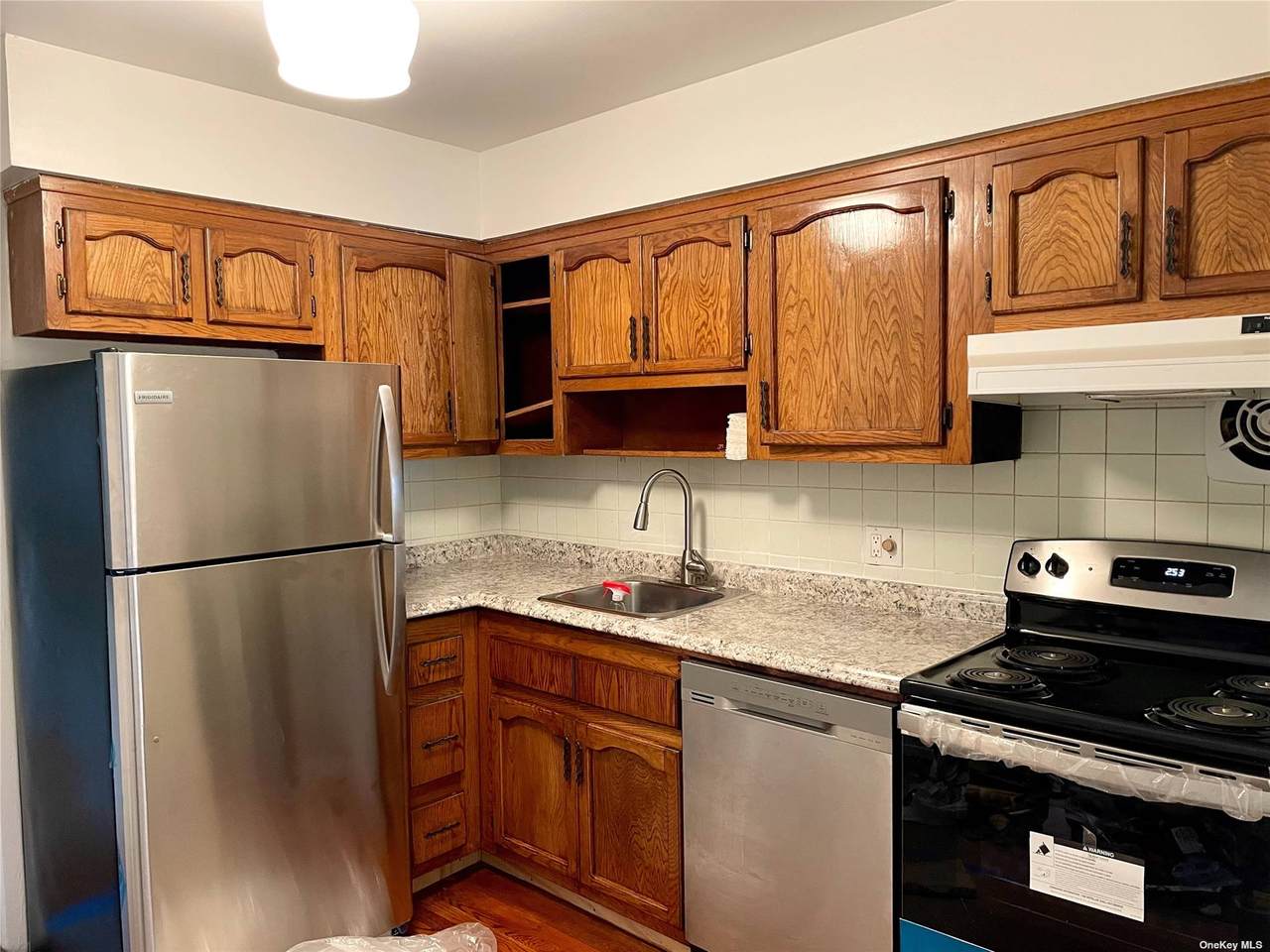 137-03 Mulberry Ave - Photo 1