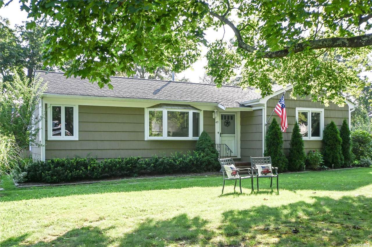 43 Lockitt Drive - Photo 1