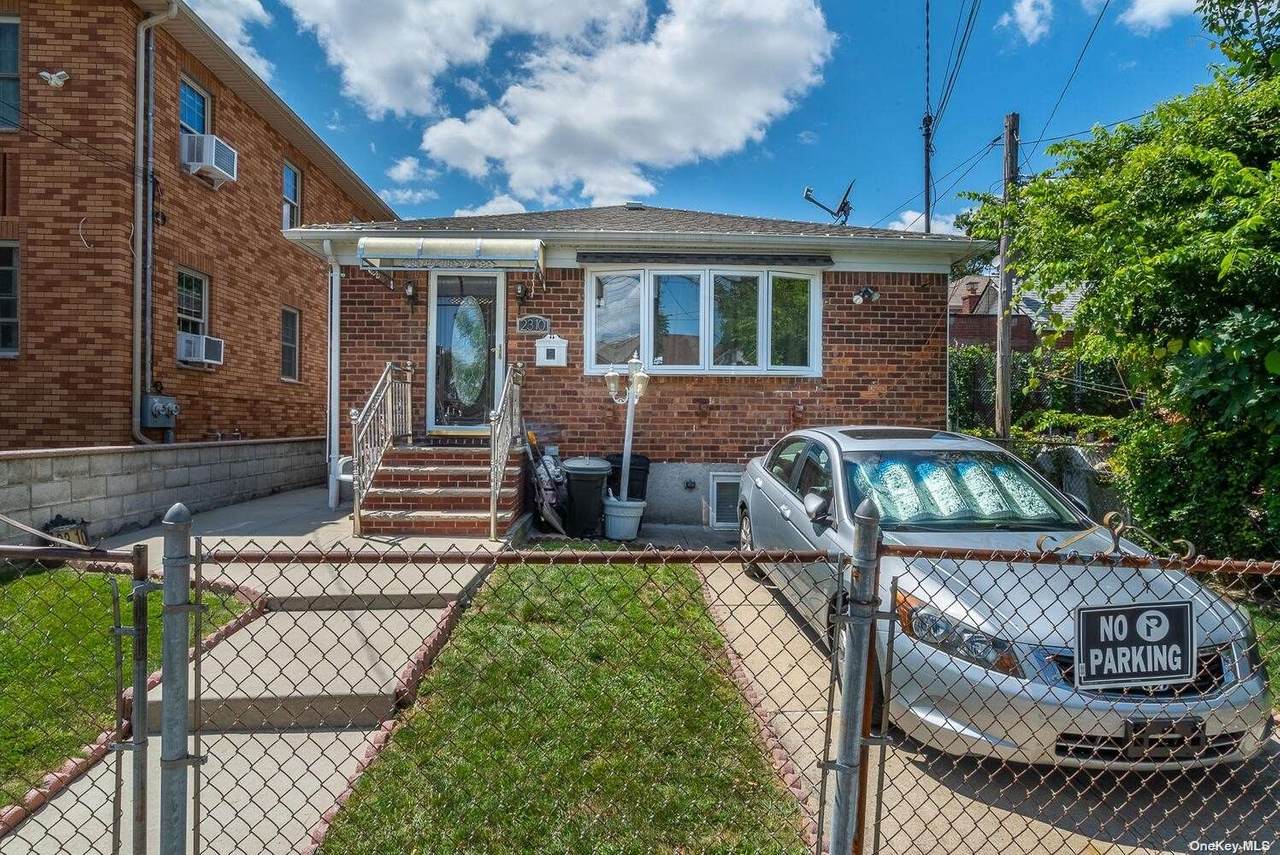 23-10 100 Street - Photo 1